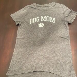 Dog Mom tee size small